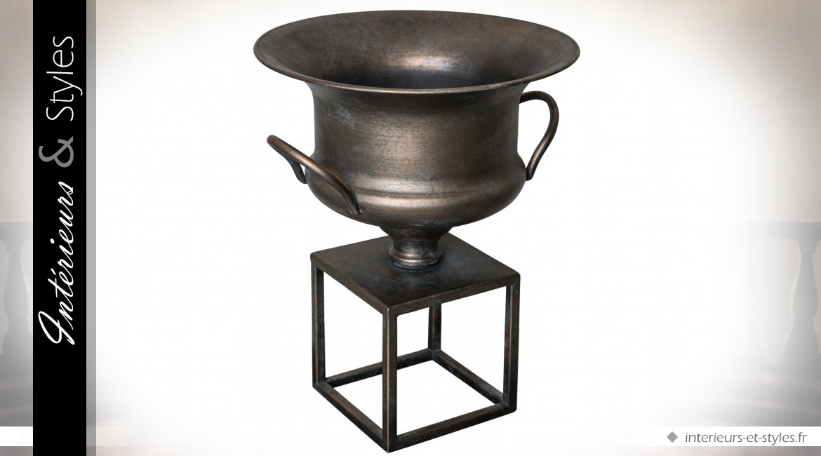 Vase large en métal sur socle cubique finition bronze antique 35 cm