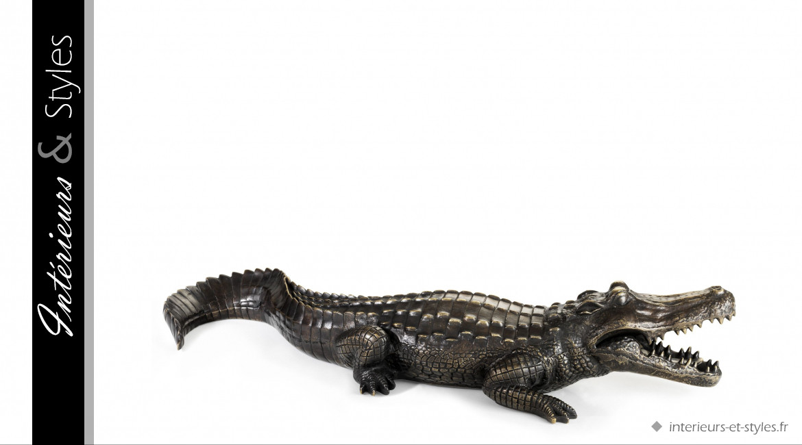 Sculpture en bronze massif d'un crocodile signée Eichholtz, 67cm