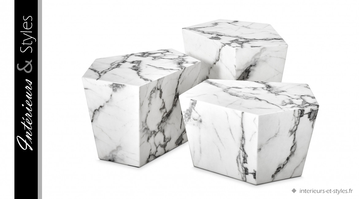 Bloc tables basses Prudential signées Eichholtz, effet marbre blanc richement veiné, série de trois