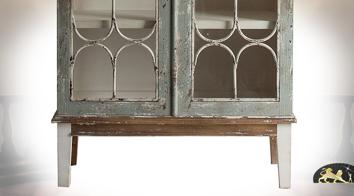 Vitrine en bois de sapin finition gris vieilli patiné usé, 2 portes et 4 niveaux intérieurs, ambiance vintage, 181cm