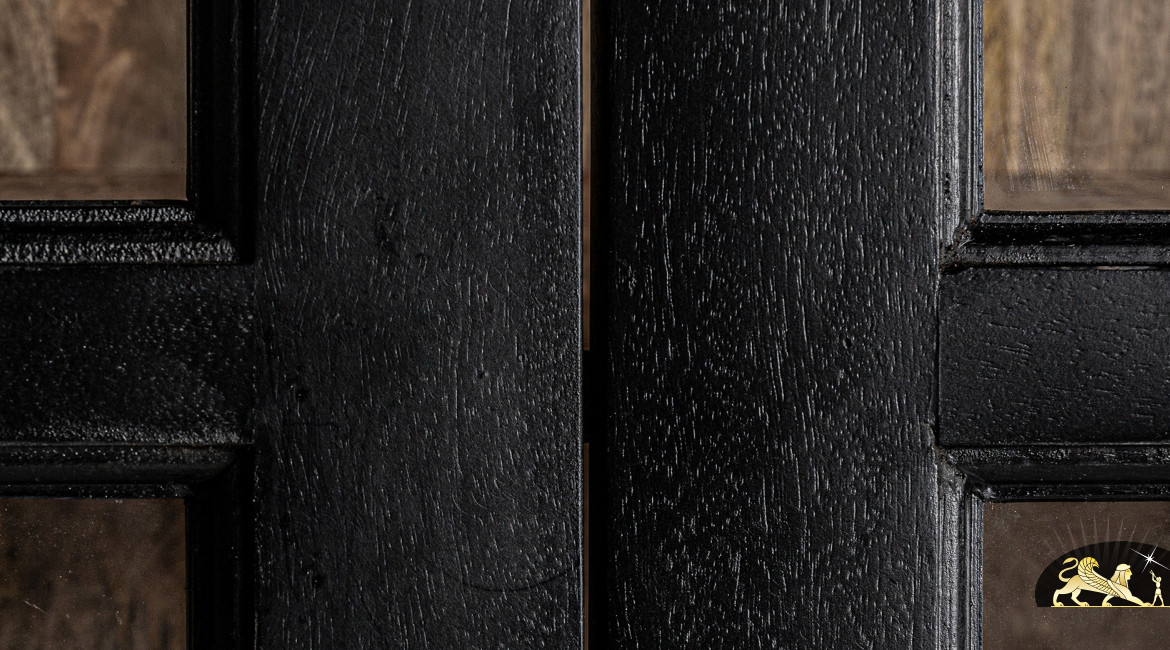 Vitrine en manguier massif finition noir ancien, 2 portes vitrées et 6 niveaux, 210 cm
