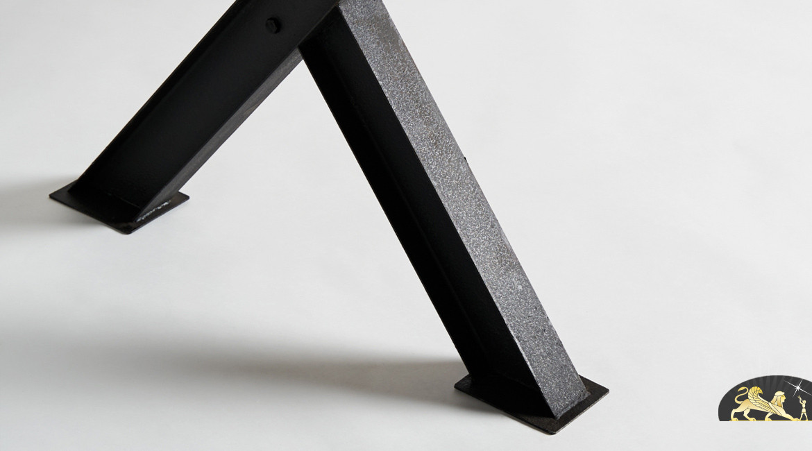 Table en pin vieilli et pieds croisés en acier noir de style moderne, 200cm