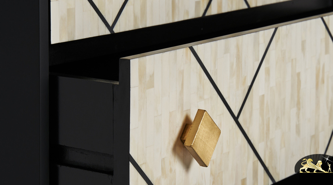 Commode contemporaine à 3 tiroirs en métal finition noir et habillage nacré façon géométrique, 90cm