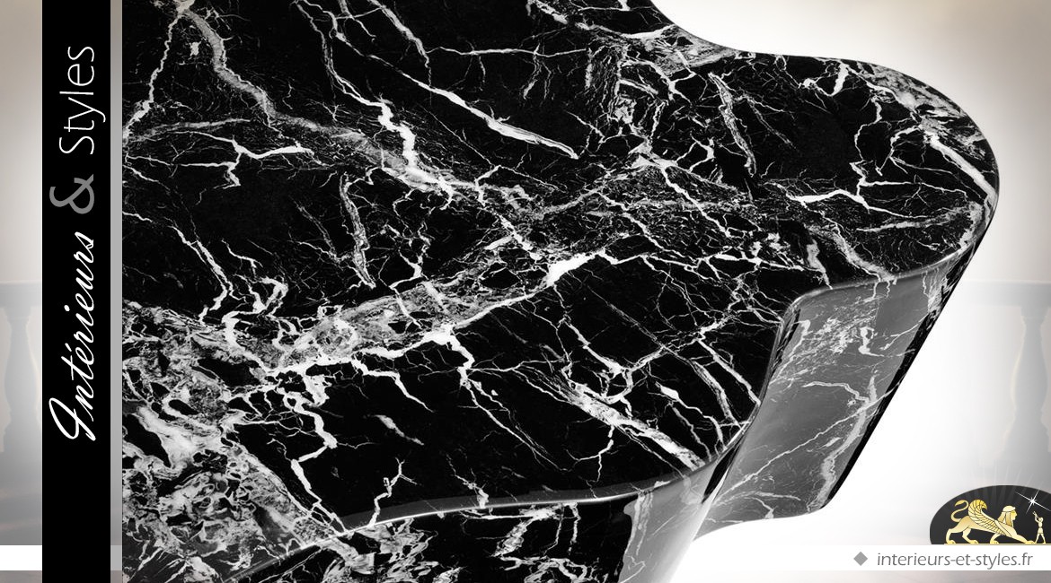 Table basse design finition marbre noir veiné blanc