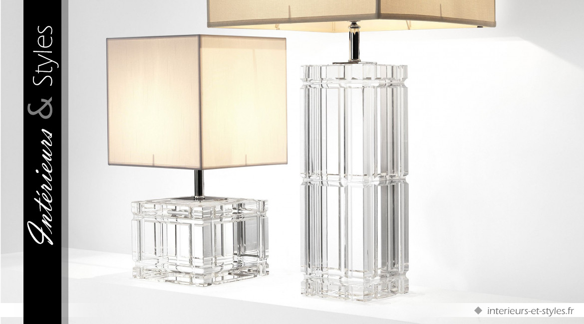 Lampe de salon design Academia signée Eichholtz, en verre ciselé et abat-jour en coton