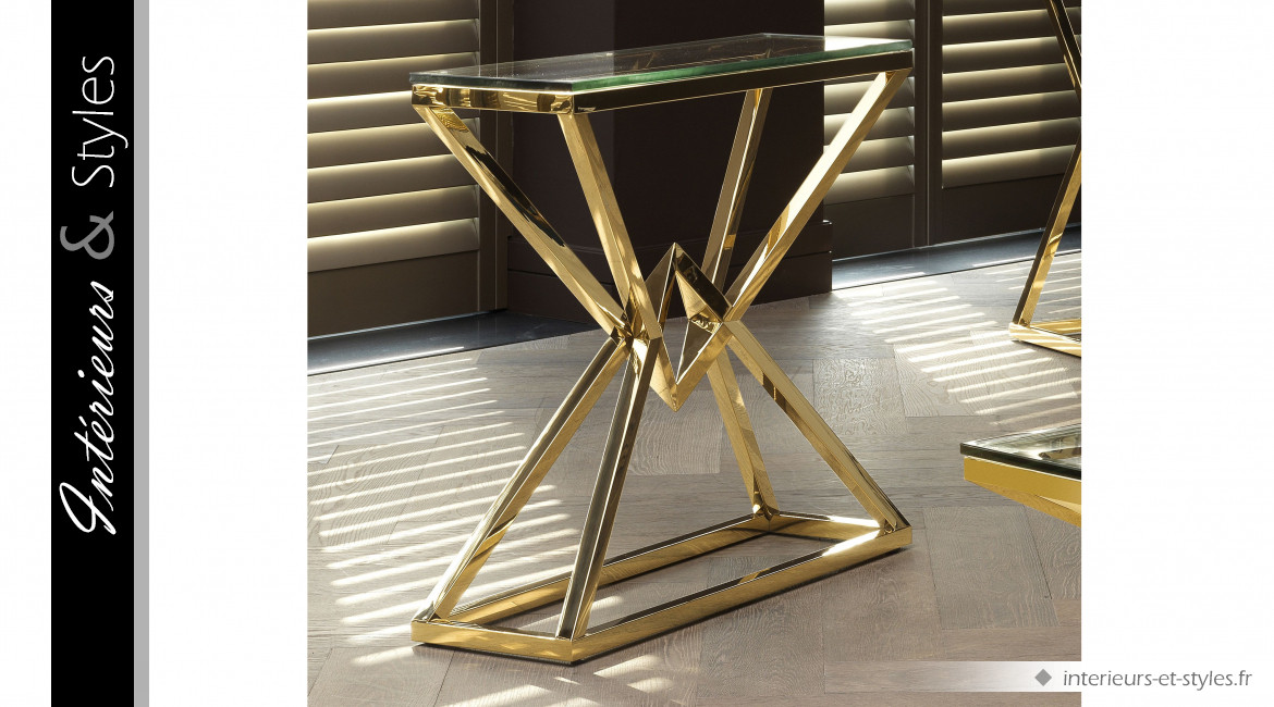 Console design Connor S signée Eichholtz, aspect pyramidale en acier chromé doré et plateau en verre
