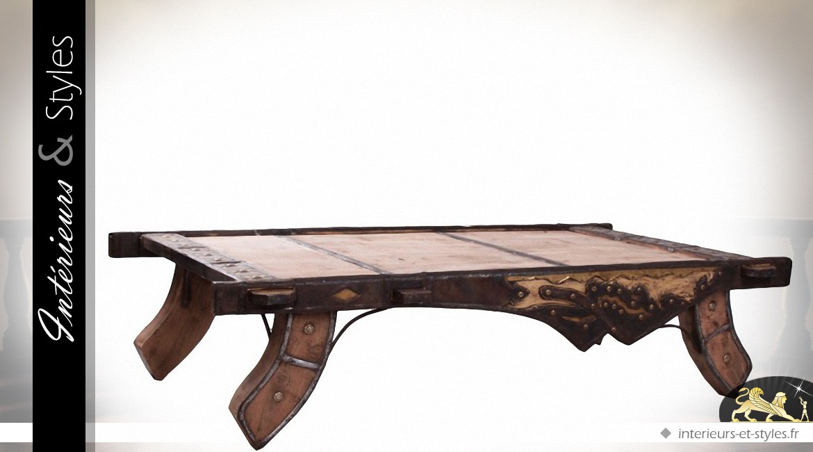 Table basse de style oriental et rétro en acacia massif et métal