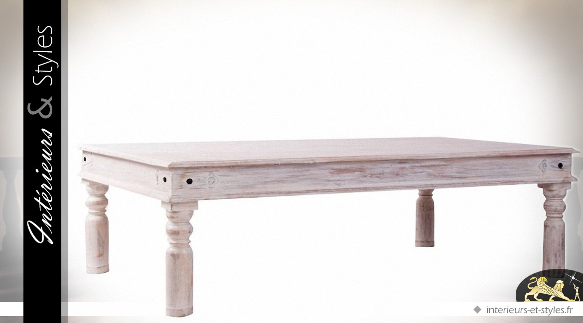Table basse rustique en acacia massif patine blanc antique