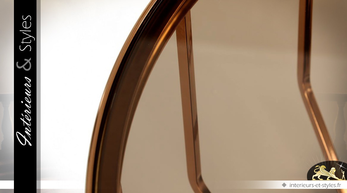 Table basse circulaire en métal cuivré brillant avec plateau en verre
