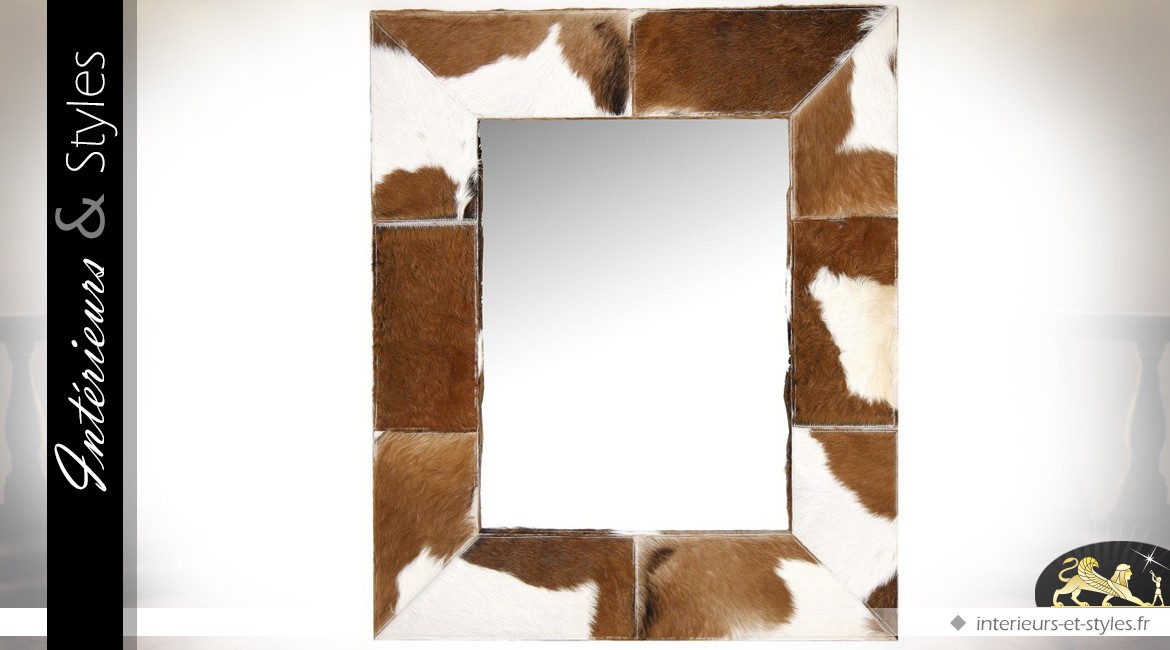 Miroir mural avec encadrement habillé en fourrure de chèvre 120 cm