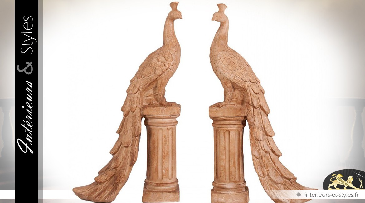 Duo de grandes statuettes de paons sur piédestaux 93 cm