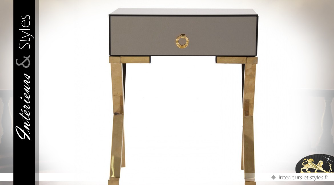 Table de chevet design en miroir et métal doré