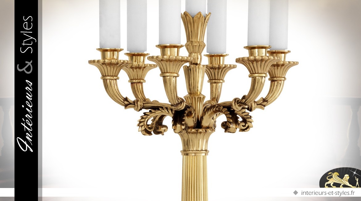 Chandelier baroque à six bras en laiton doré satiné 79 cm