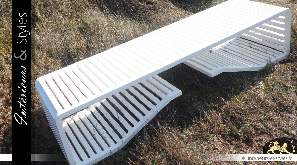 Bench 1800 designed by Romain Duclos