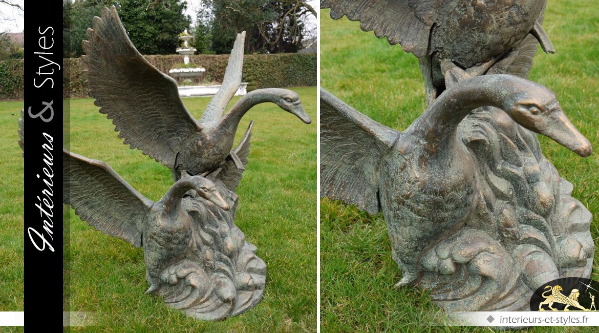 Sculpture ornementale animalière en métal couple de cygnes