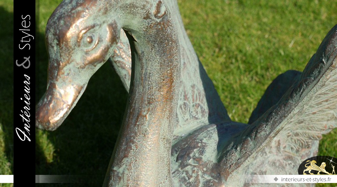 Grand cygne finition cuivrée et oxydée sculpture animalière