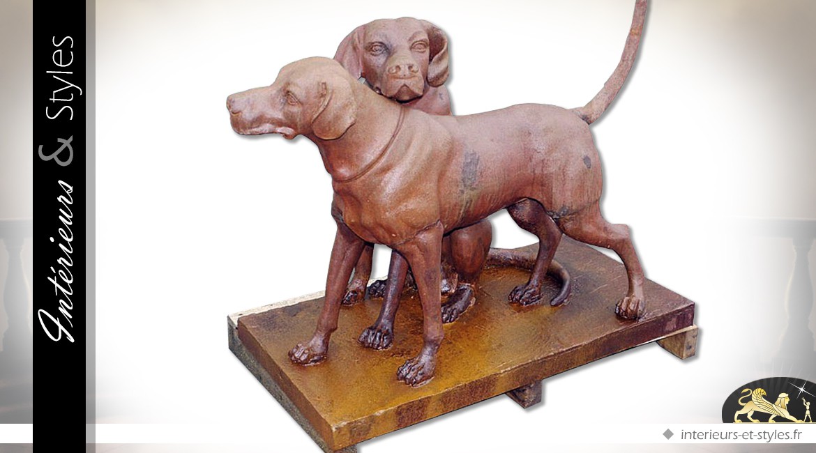 Sculpture couple de chiens de chasse, finition vieillie oxydée