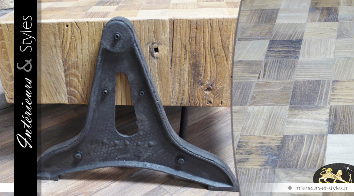 Table basse de style industriel en bois et en métal vieilli