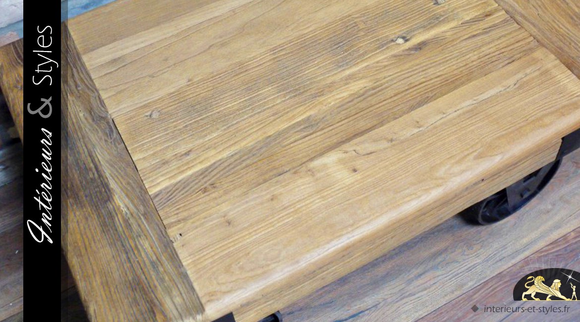 Table basse industrielle bois et métal à roulettes