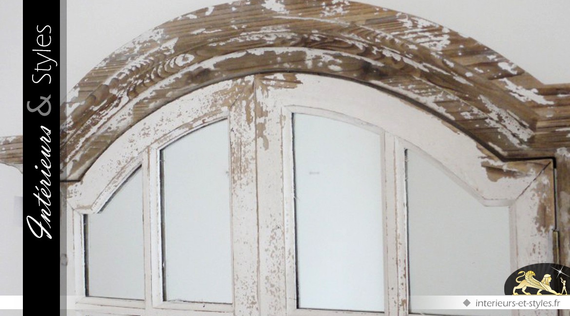 Miroir mural de style brocante en forme de fenêtre