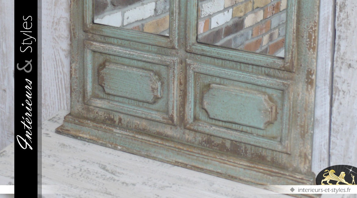 Miroir-fenêtre mural et décoratif de style ancien