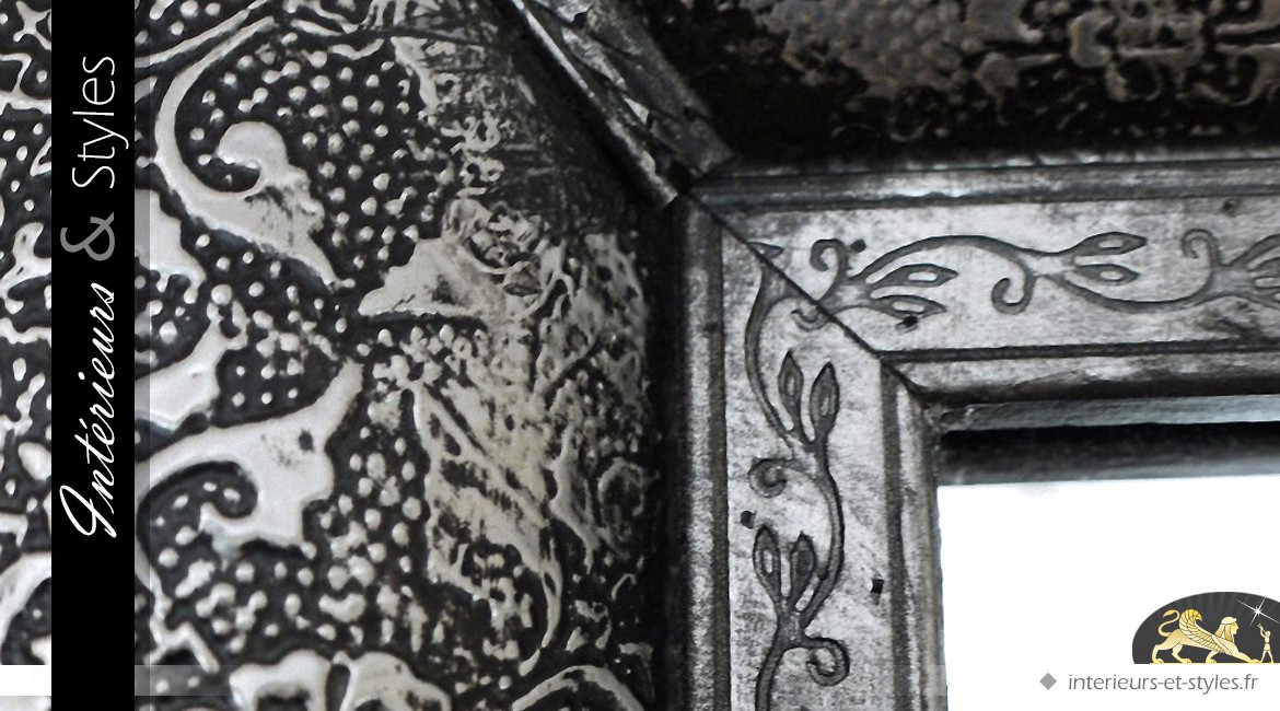 Miroir oriental style marocain noir et argent métal embossé