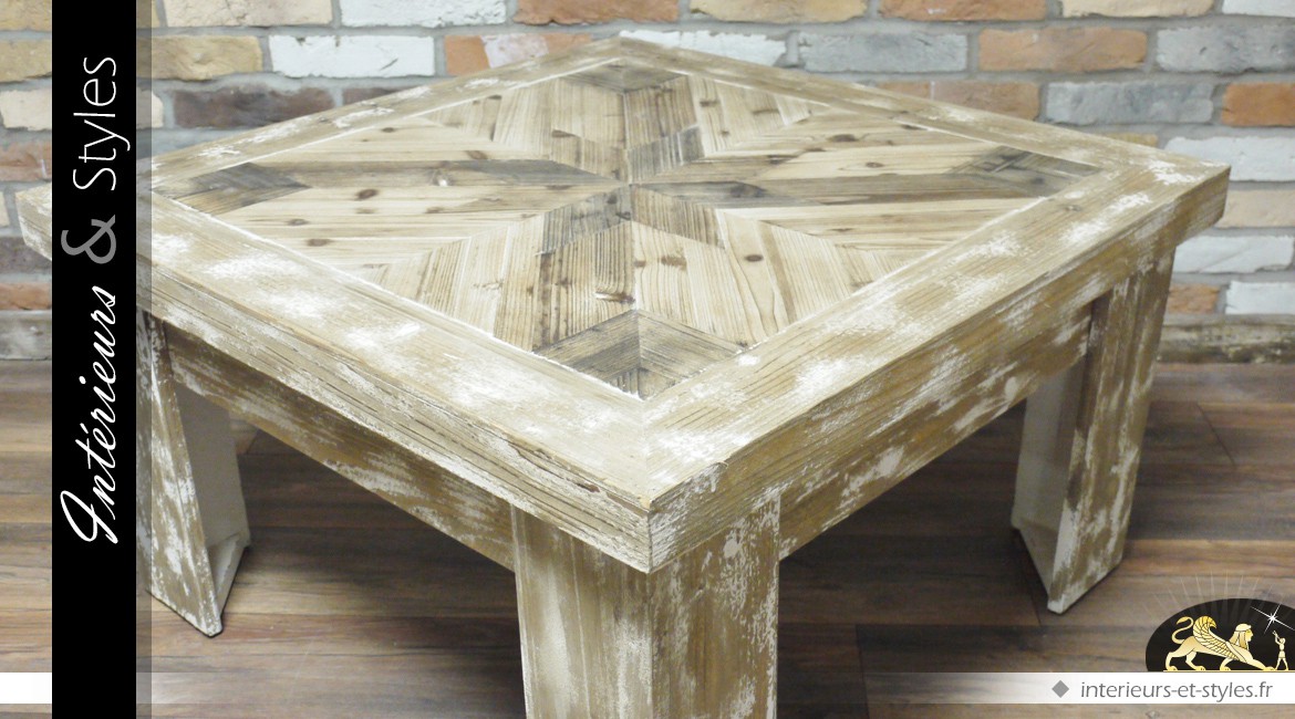 Table basse en bois vieilli de style rustique