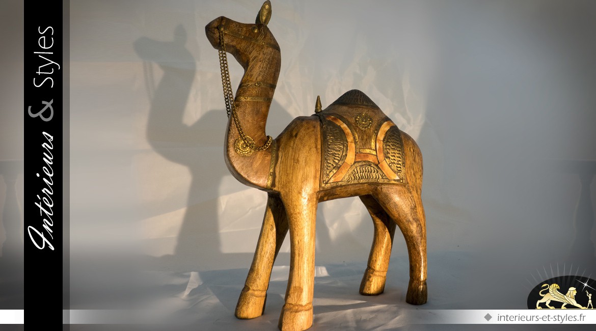 Statuette chameau sculptée à la main ornementation laiton doré