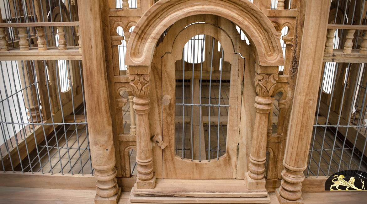 Grande cage à oiseaux décorative en acajou sculpté à la main 2,50 mètres