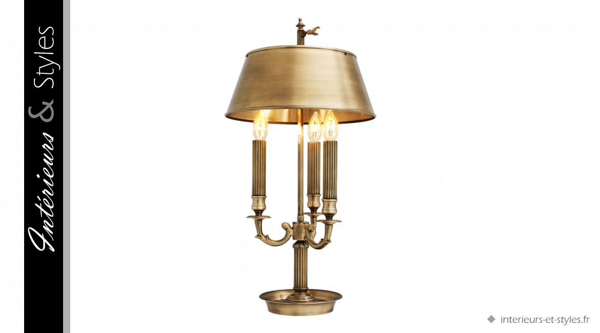 Lampe de salon Deauville de Eichholtz, reproduction d'une lampe bouillote finition dorée