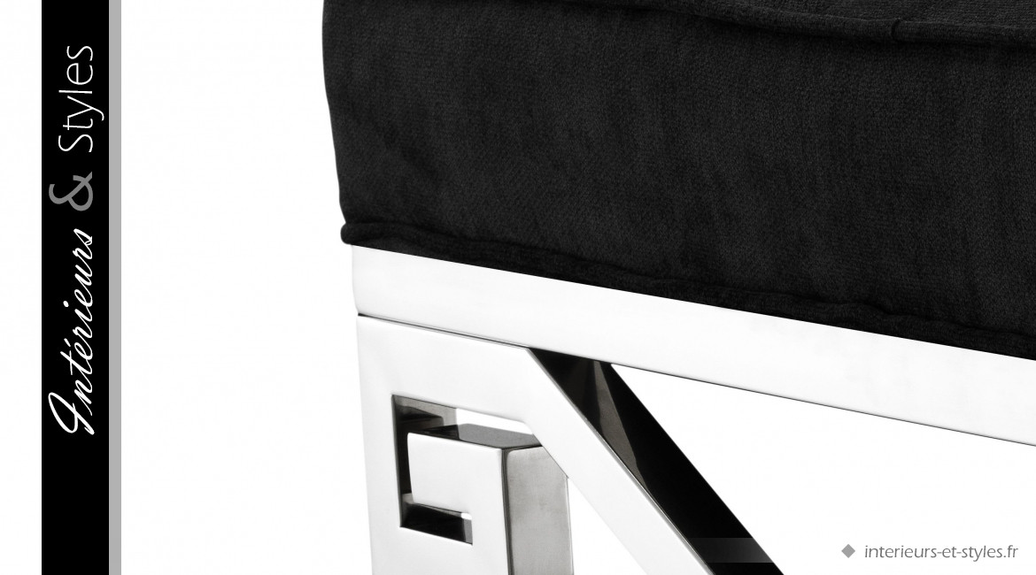 Tabouret design Okura signé Eichholtz, en acier chromé argent et velours noir intense