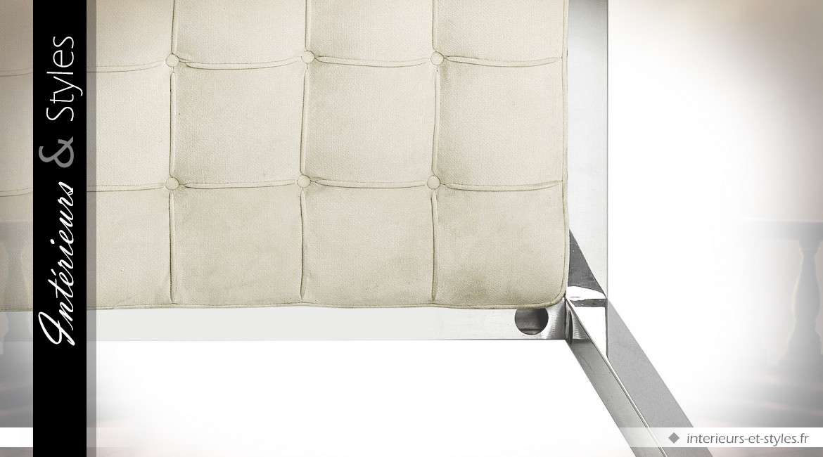 Grand lit ultra design Eichholtz en métal argenté poli tête de lit capitonnée velours écru