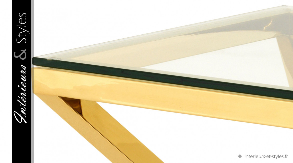 Table d'appoint design Connor signée Eichholtz, forme pyramidale en acier chromé doré et plateau en verre épais
