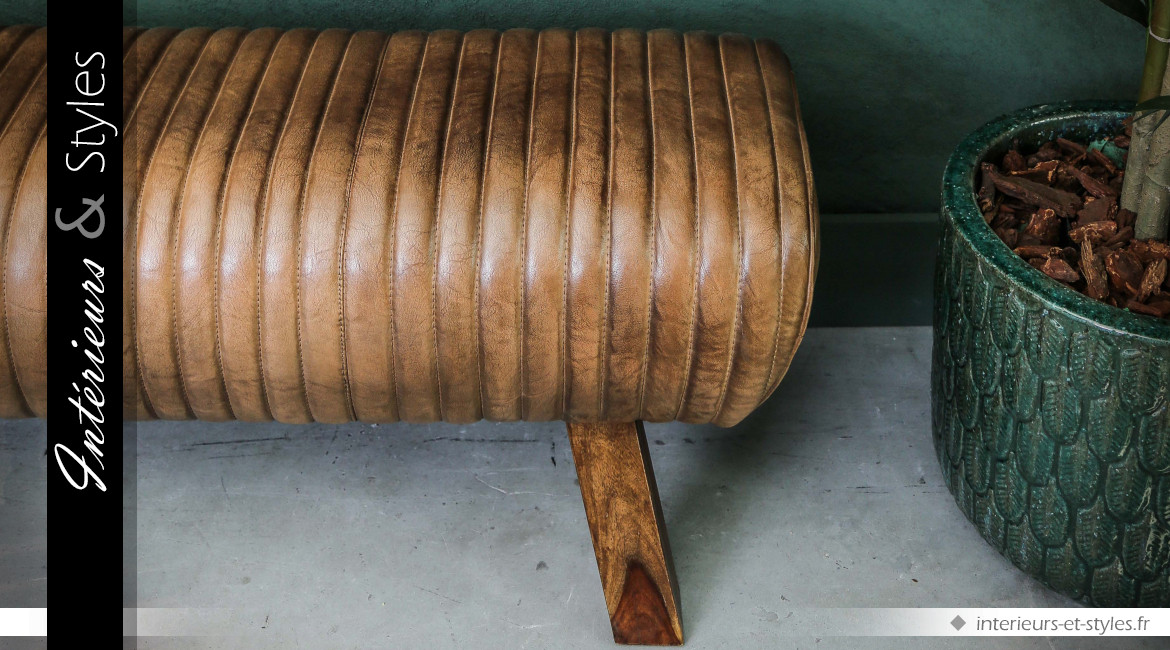 Bout de lit banquette en cuir buffle Cocngac et bois vieilli  131,5 cm