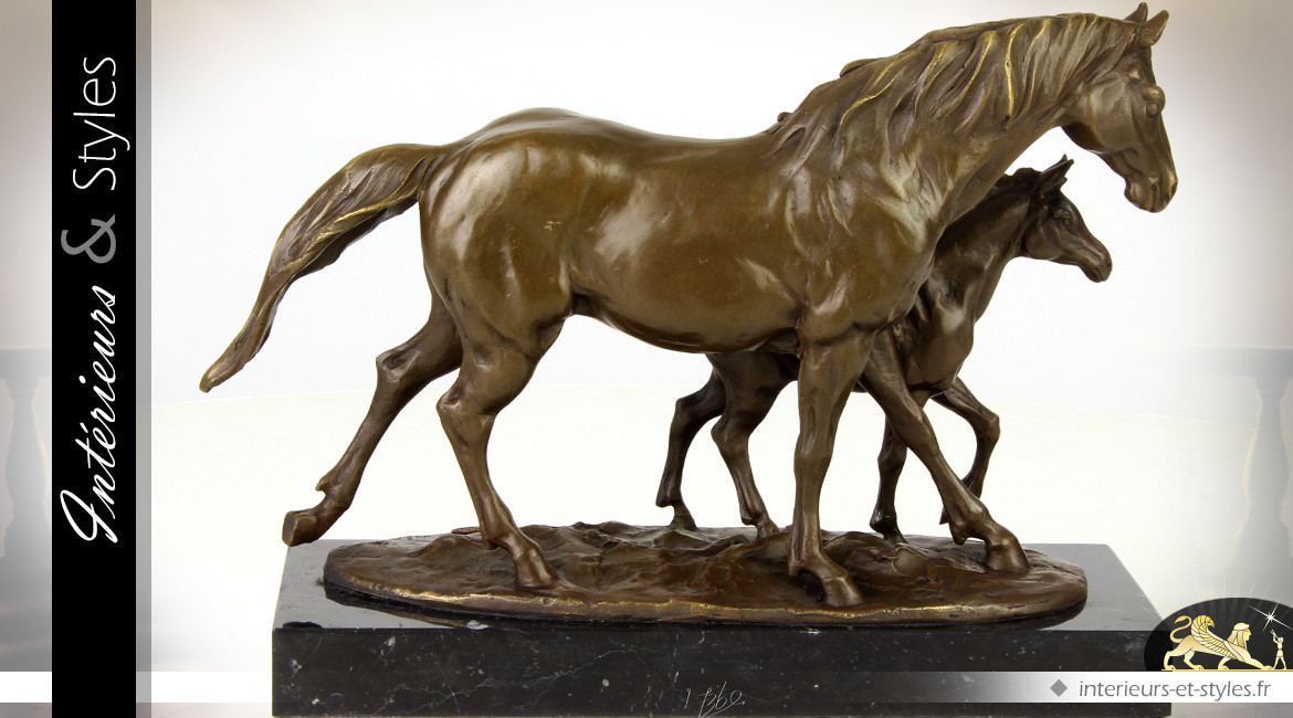 Sculpture en bronze Jument et son poulain 33,2 cm