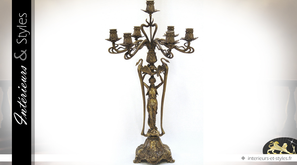Grand chandelier à 7 feux en laiton doré avec nymphe et cygnes 50 cm
