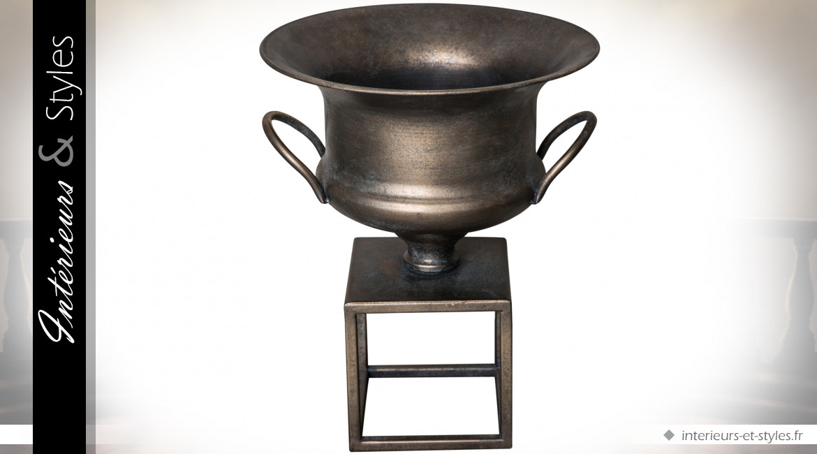 Vase large en métal sur socle cubique finition bronze antique 35 cm