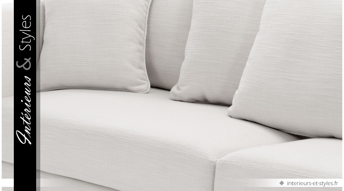 Canapé Taylor Lounge signé Eichholtz, contemporain et confortable, tapissé blanc Avalon, avec 7 coussins