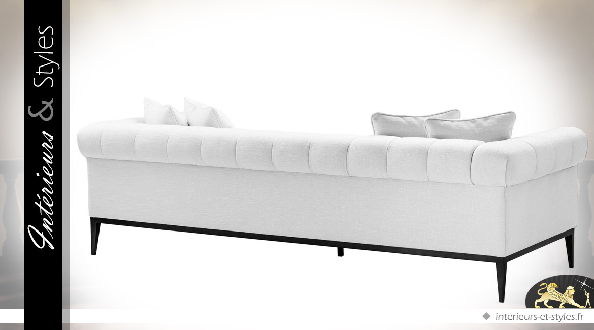 Canapé blanc en tissu capitonné et matelassé | Eichholtz Aurelio 240 cm