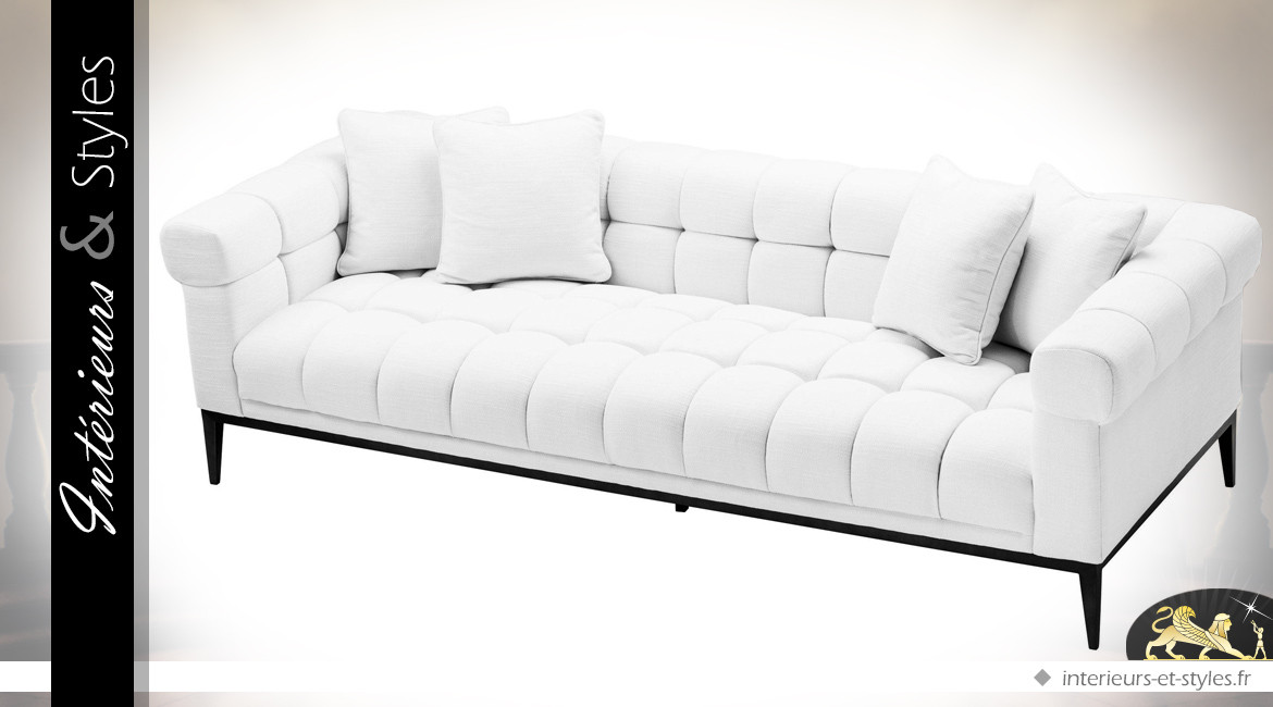 Canapé blanc en tissu capitonné et matelassé | Eichholtz Aurelio 240 cm