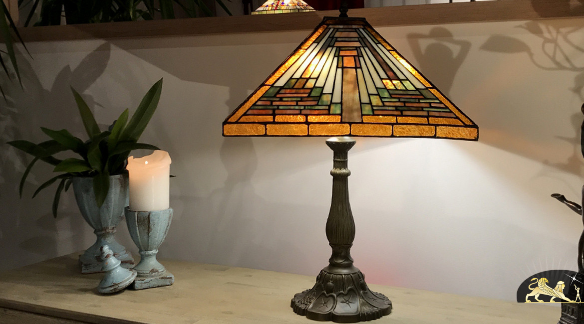 Lampe de salon Tiffany : Pyramide scintillante - Ø43cm