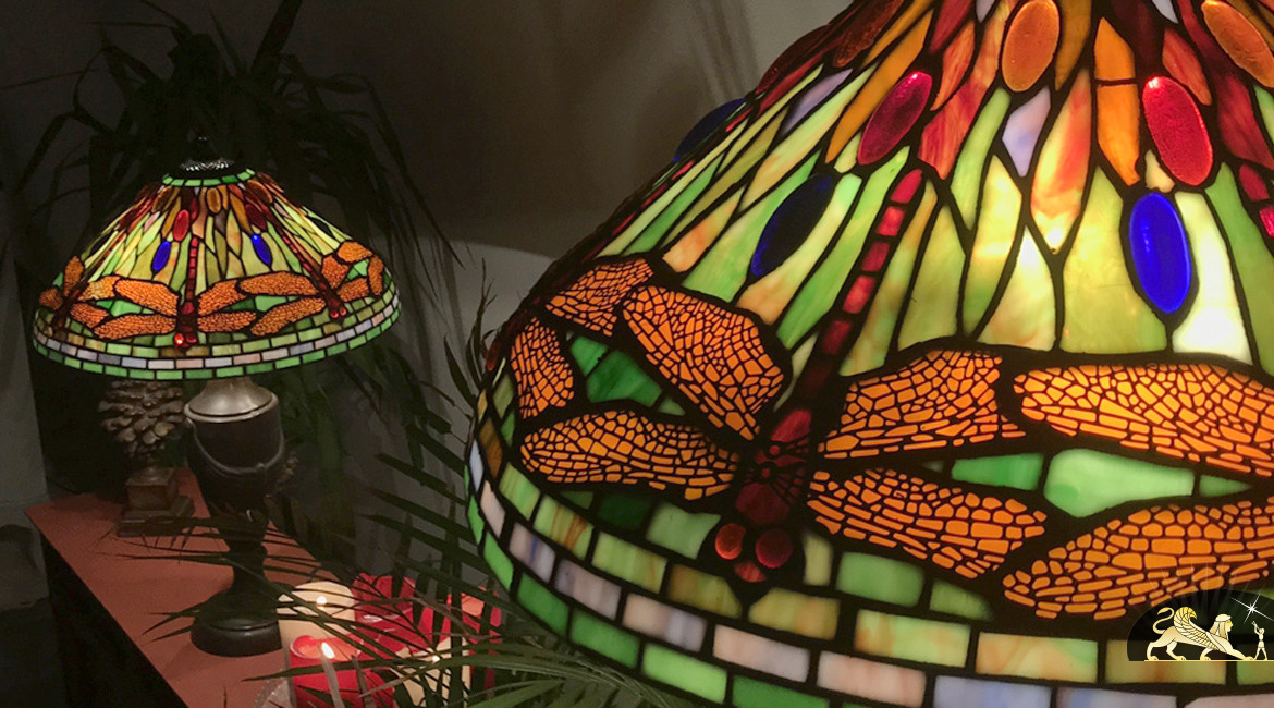 Grande suspension emblématique Tiffany : Envol de libellules - Ø50cm