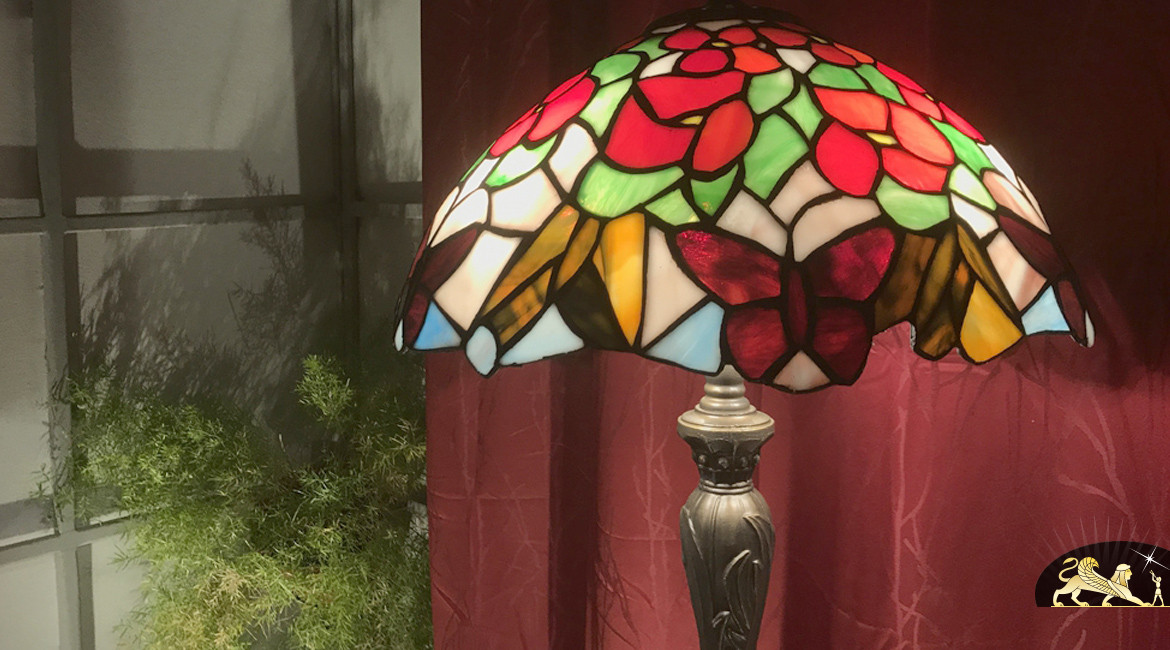 Grand lampadaire de charme Tiffany : La Mariposa - 173cm / Ø40cm