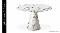 Table de salle à manger Turner signée Eichholtz, effet marbre blanc sculpté d'un bloc, finition blanc veiné gris