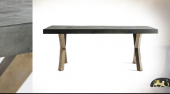 Table moderne en bois d'orme finition gris ciment et acier doré effet laiton, 200cm