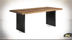 Table moderne en bois de Balau vieilli et pieds en acier finition charbon, 200cm
