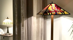 Grand lampadaire Tiffany : La Torche de verre - 165cm / Ø54cm